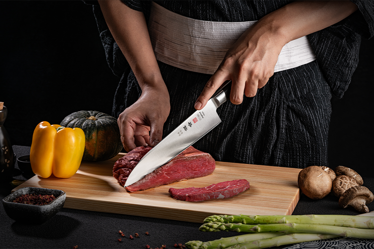 Kanngou Japanese chef knife cutting sashimi